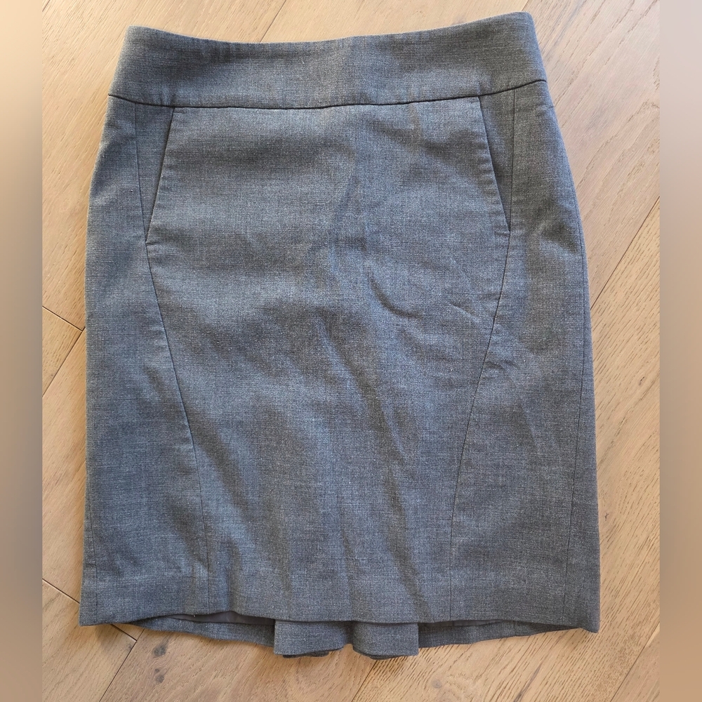 Ann Taylor Loft Classic Gray Pleated Women's Skirt With Pockets